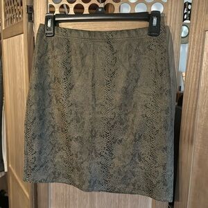 Snakeskin print pencil skirt